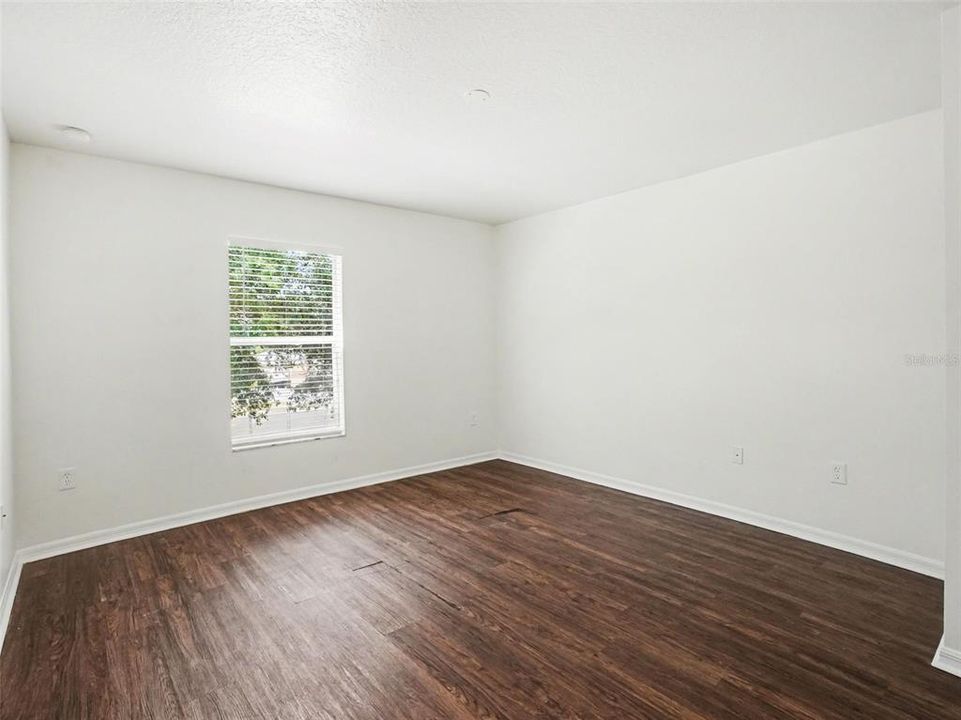 Active With Contract: $419,900 (4 beds, 2 baths, 2578 Square Feet)