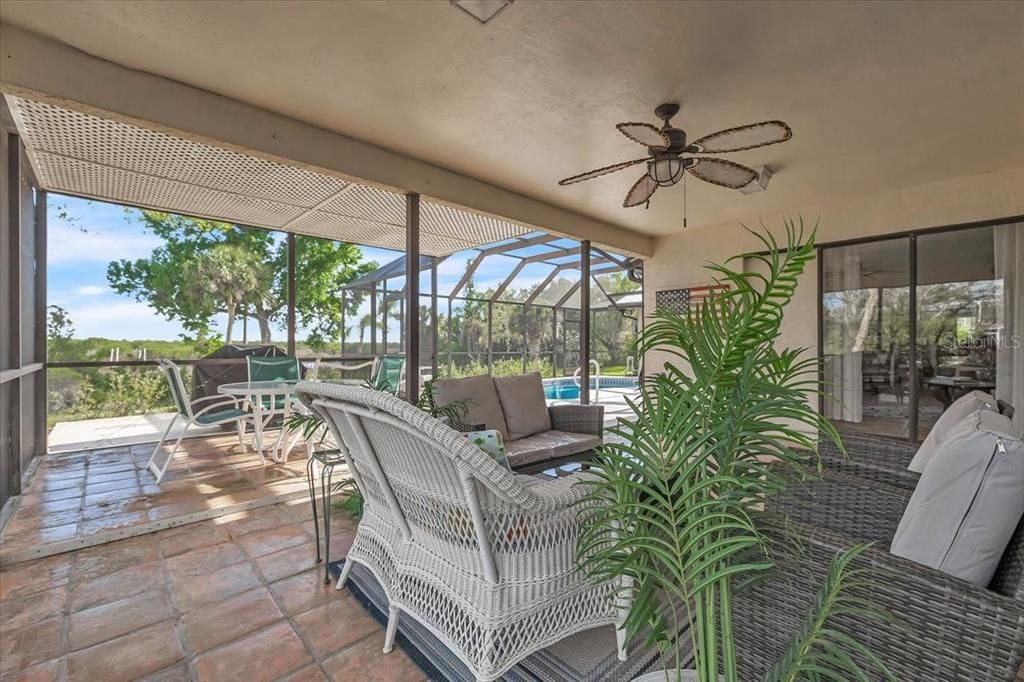 En Venta: $549,000 (3 camas, 2 baños, 2266 Pies cuadrados)