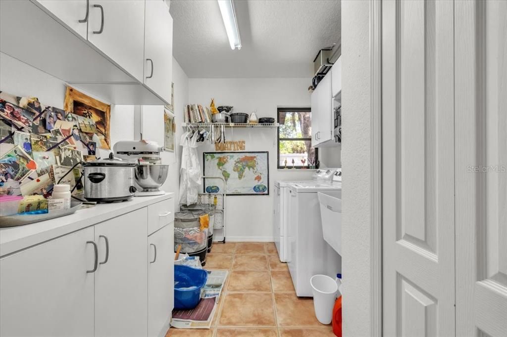 En Venta: $549,000 (3 camas, 2 baños, 2266 Pies cuadrados)