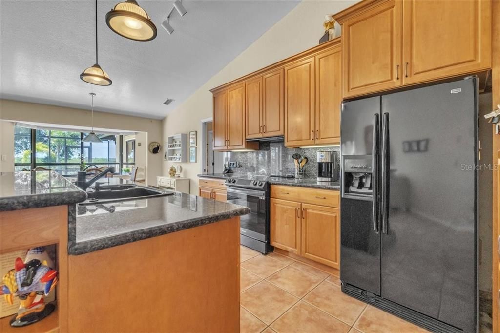 En Venta: $549,000 (3 camas, 2 baños, 2266 Pies cuadrados)