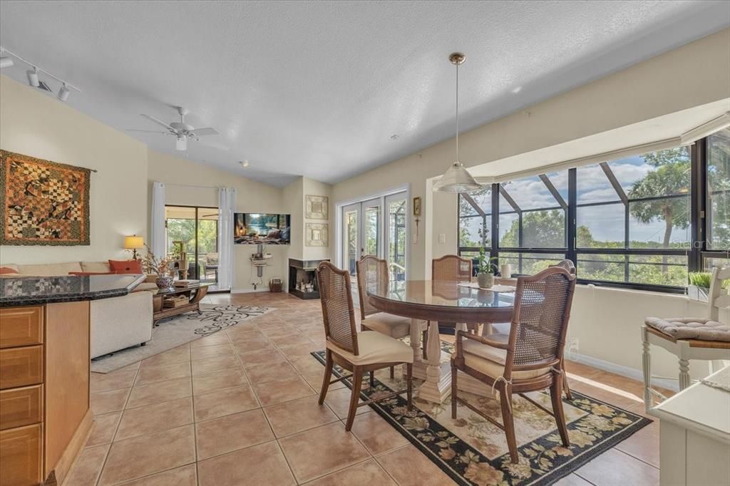 En Venta: $549,000 (3 camas, 2 baños, 2266 Pies cuadrados)
