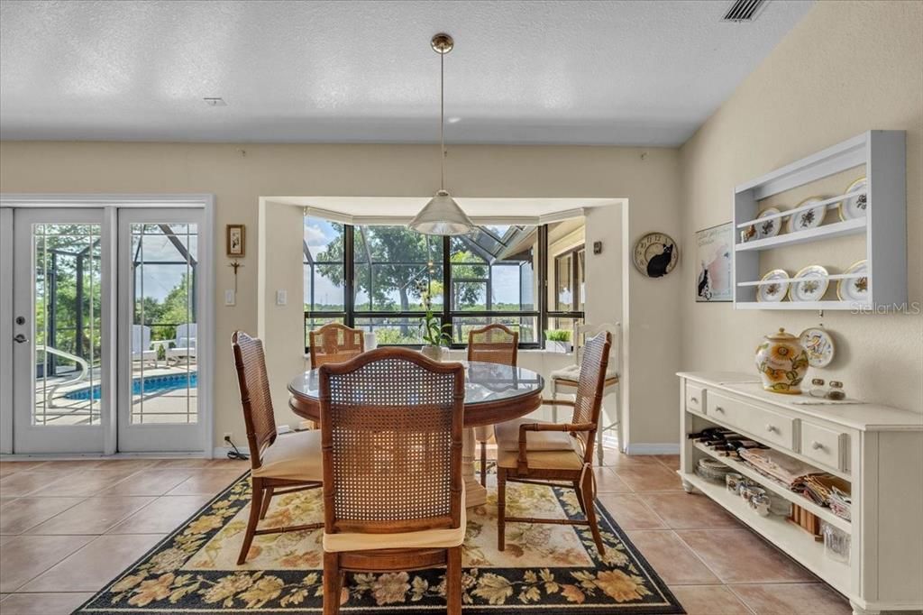 En Venta: $549,000 (3 camas, 2 baños, 2266 Pies cuadrados)