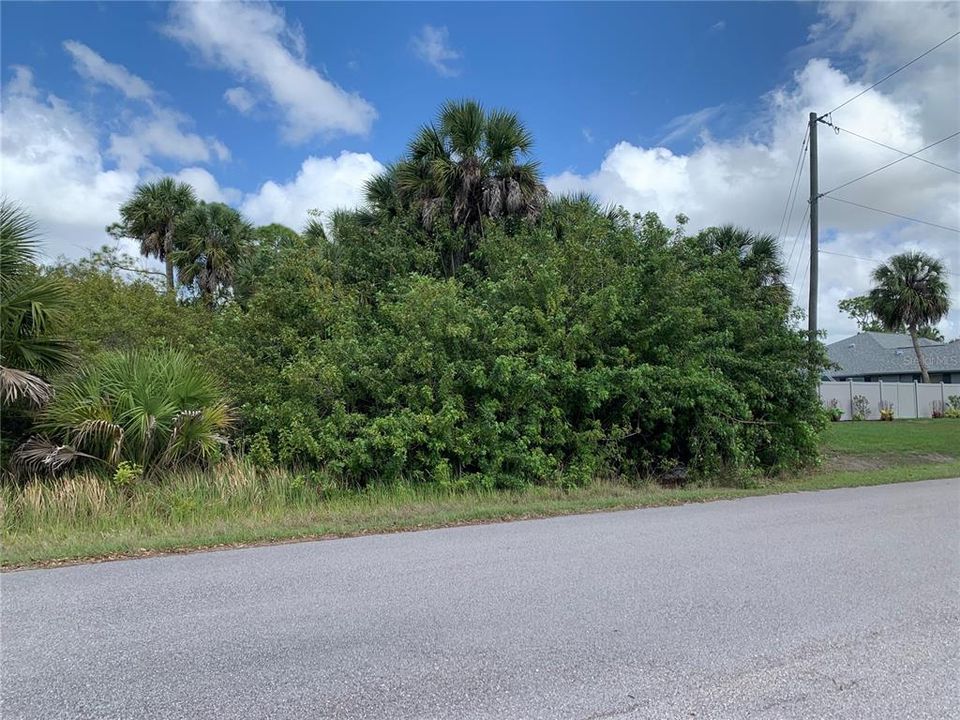 En Venta: $90,000 (0.23 acres)