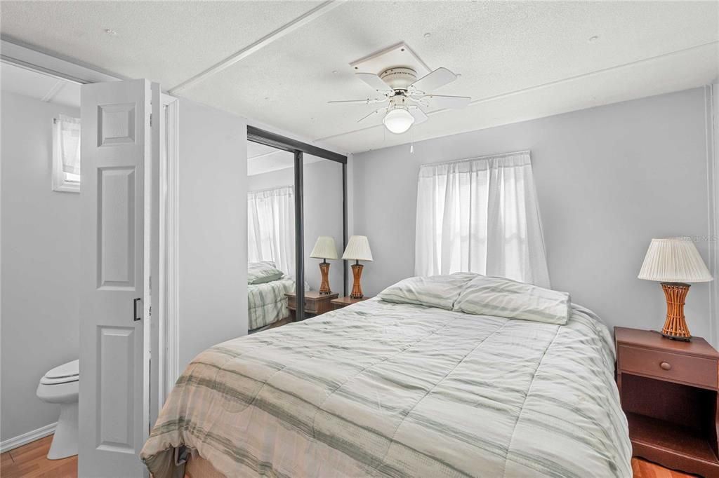 На продажу: $139,000 (2 спален, 1 ванн, 862 Квадратных фут)