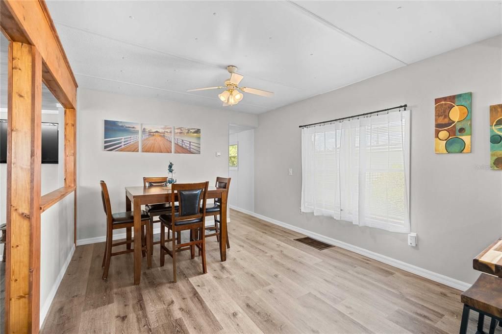 На продажу: $139,000 (2 спален, 1 ванн, 862 Квадратных фут)