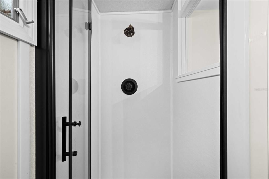 На продажу: $139,000 (2 спален, 1 ванн, 862 Квадратных фут)