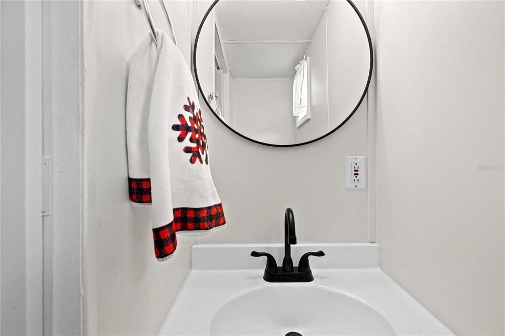 На продажу: $139,000 (2 спален, 1 ванн, 862 Квадратных фут)