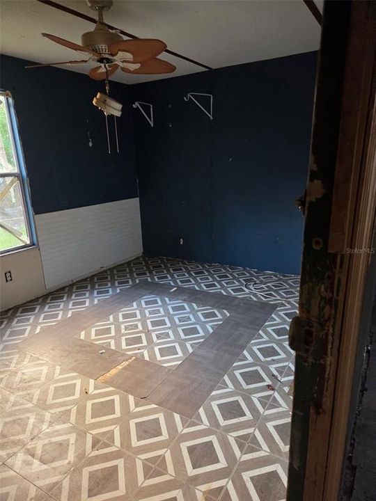 For Sale: $74,900 (2 beds, 1 baths, 672 Square Feet)