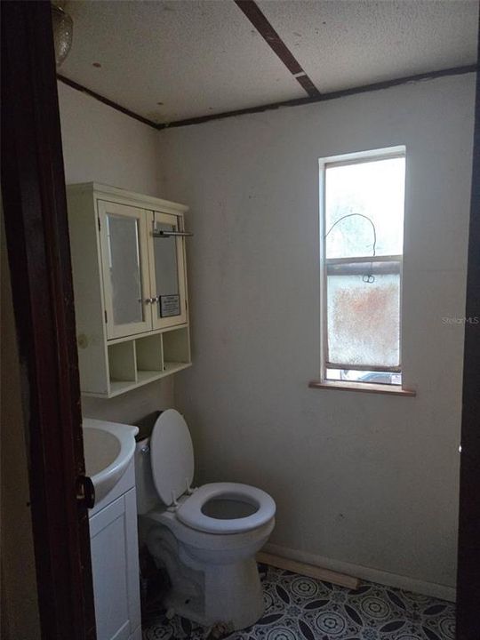 For Sale: $74,900 (2 beds, 1 baths, 672 Square Feet)