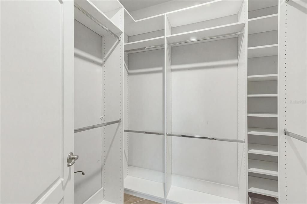 合同活跃: $399,000 (3 贝兹, 2 浴室, 1670 平方英尺)