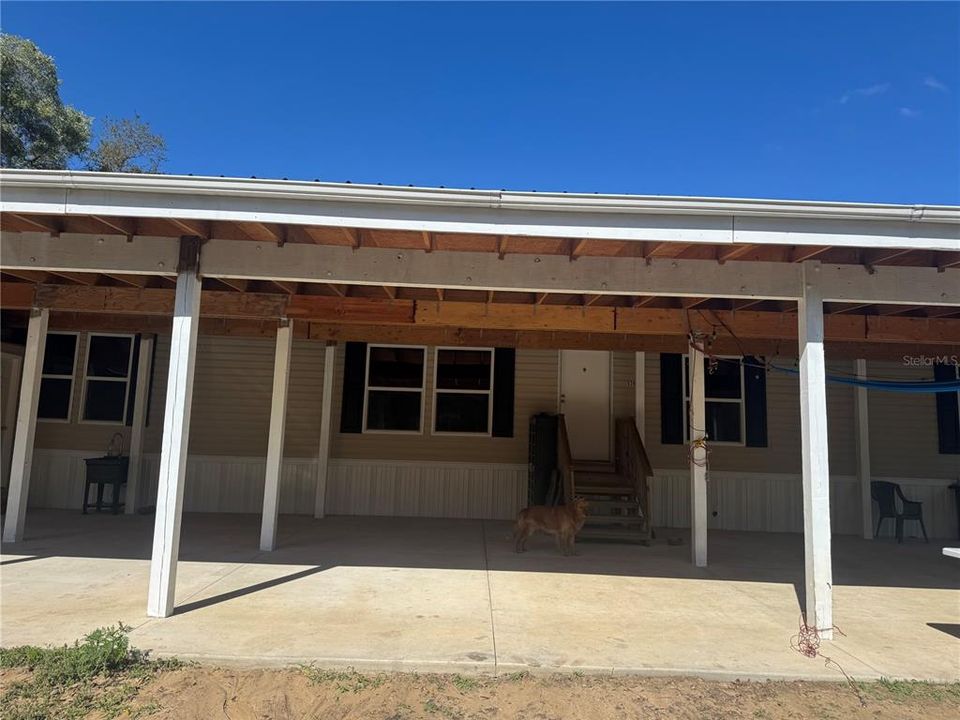 For Sale: $250,000 (5 beds, 3 baths, 1898 Square Feet)