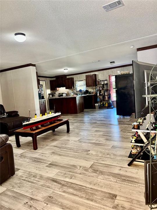 For Sale: $250,000 (5 beds, 3 baths, 1898 Square Feet)