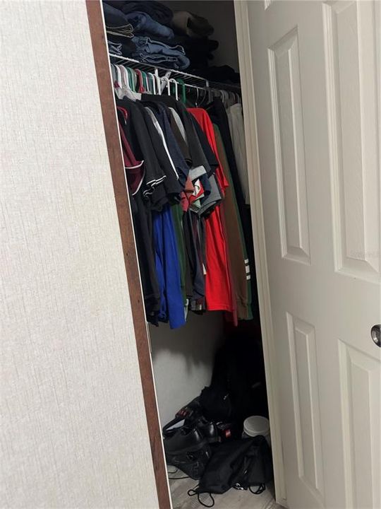 For Sale: $250,000 (5 beds, 3 baths, 1898 Square Feet)