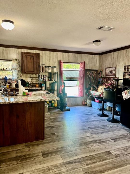 For Sale: $250,000 (5 beds, 3 baths, 1898 Square Feet)