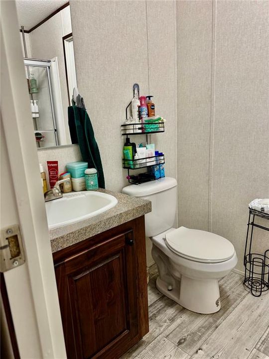 For Sale: $250,000 (5 beds, 3 baths, 1898 Square Feet)