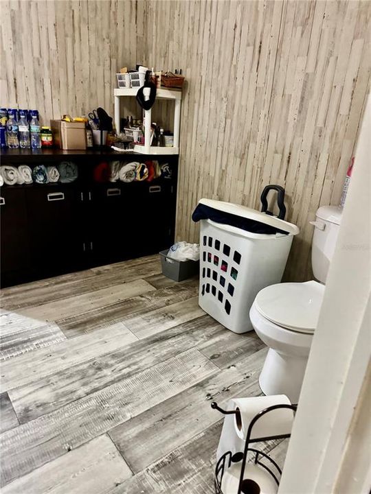 For Sale: $250,000 (5 beds, 3 baths, 1898 Square Feet)