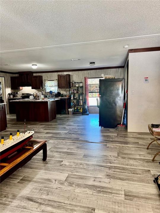 For Sale: $250,000 (5 beds, 3 baths, 1898 Square Feet)