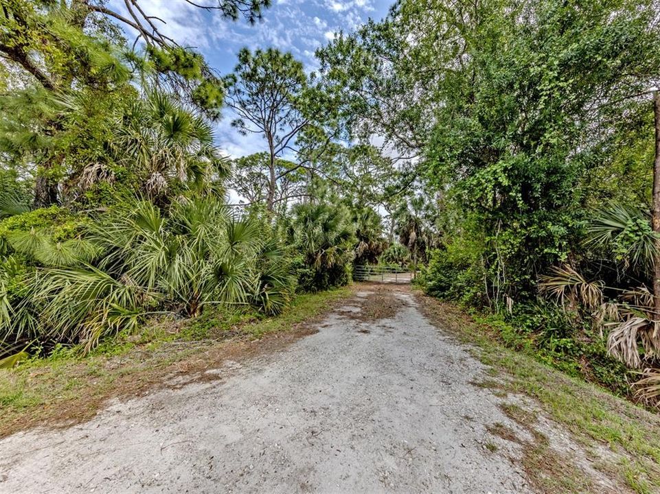 En Venta: $4,600,000 (20.30 acres)