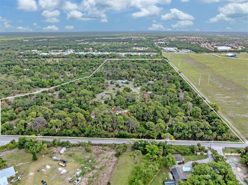 En Venta: $4,600,000 (20.30 acres)