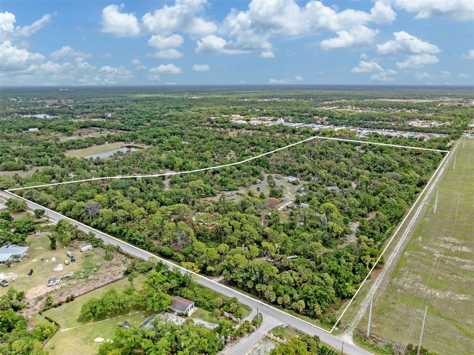 En Venta: $4,600,000 (20.30 acres)