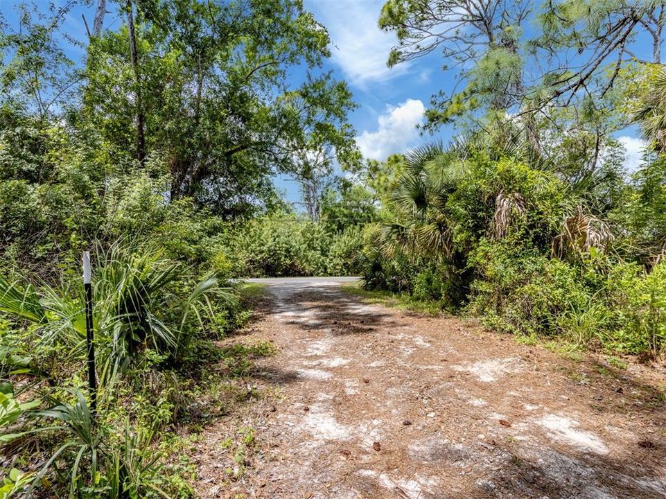 En Venta: $4,600,000 (20.30 acres)