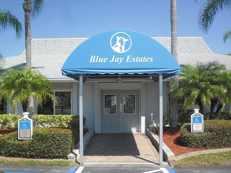 For Sale: $140,000 (2 beds, 2 baths, 860 Square Feet)