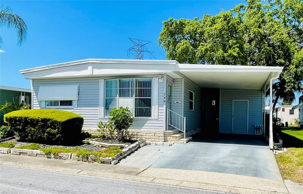 For Sale: $140,000 (2 beds, 2 baths, 860 Square Feet)