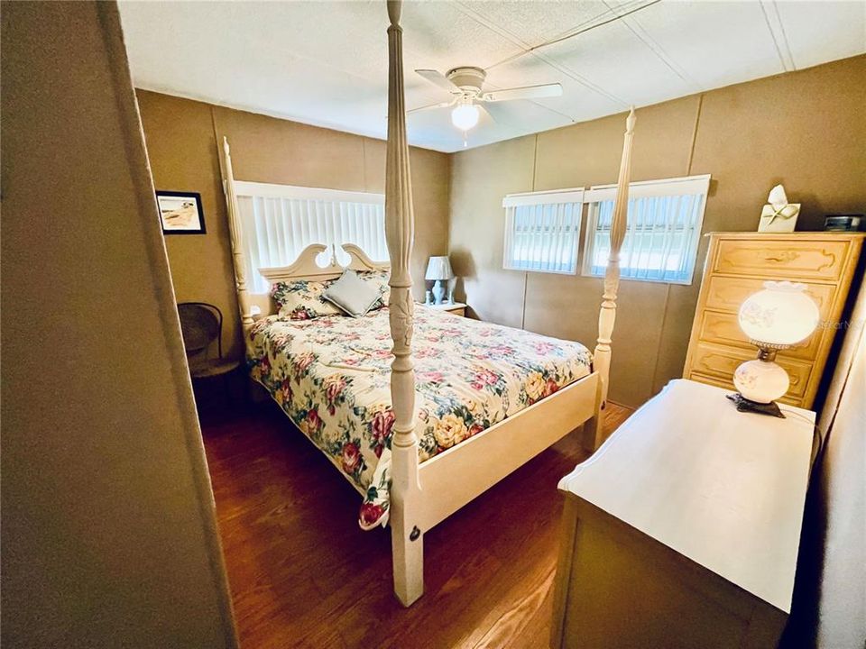 For Sale: $140,000 (2 beds, 2 baths, 860 Square Feet)