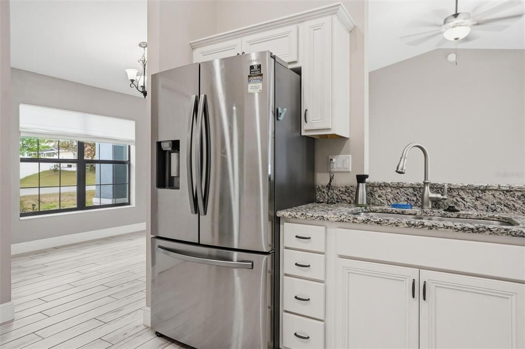 待售: $345,000 (3 贝兹, 2 浴室, 1698 平方英尺)