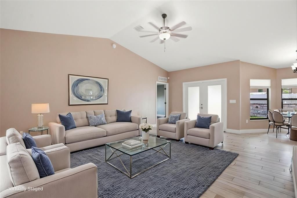 待售: $345,000 (3 贝兹, 2 浴室, 1698 平方英尺)