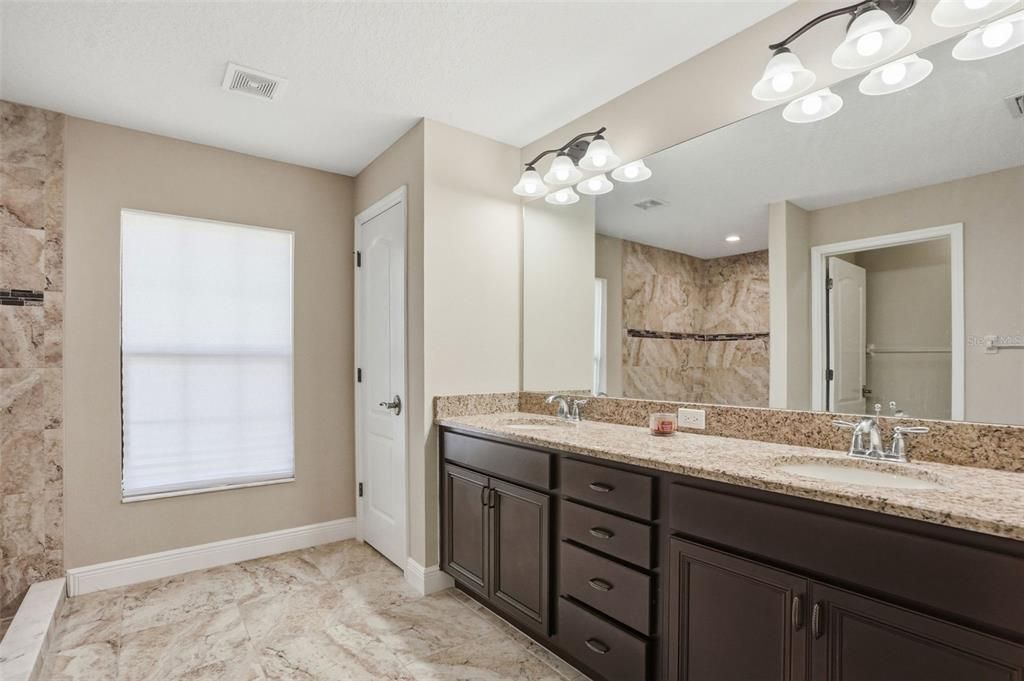 待售: $345,000 (3 贝兹, 2 浴室, 1698 平方英尺)