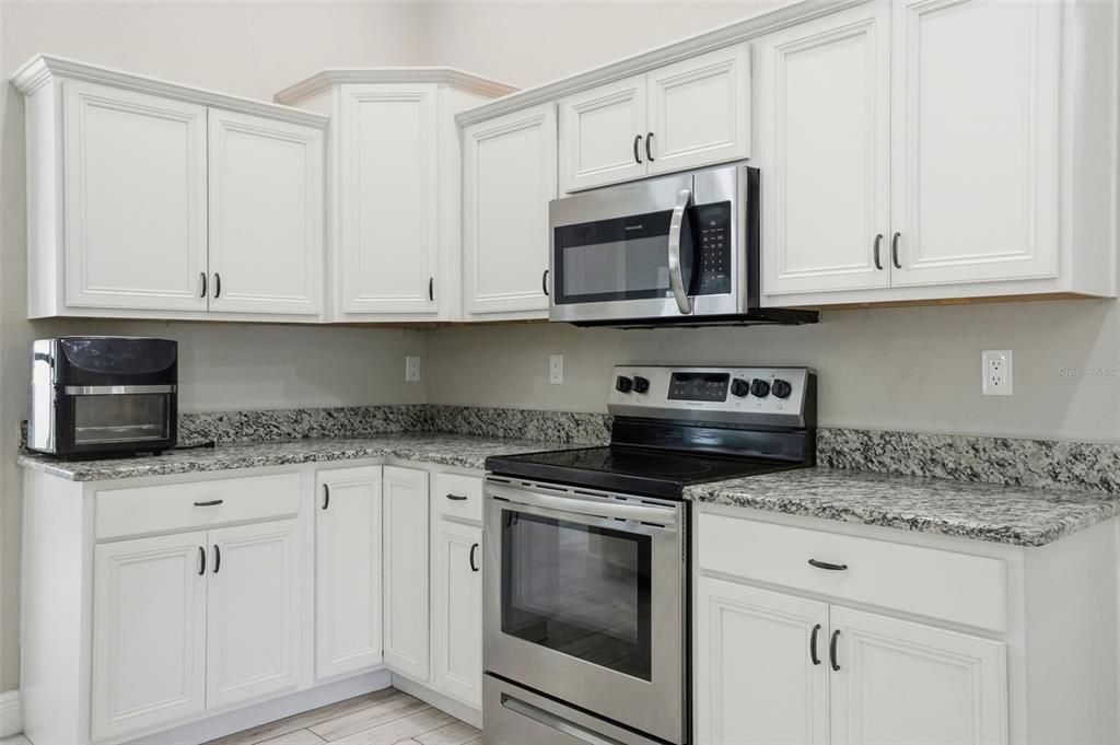 待售: $345,000 (3 贝兹, 2 浴室, 1698 平方英尺)