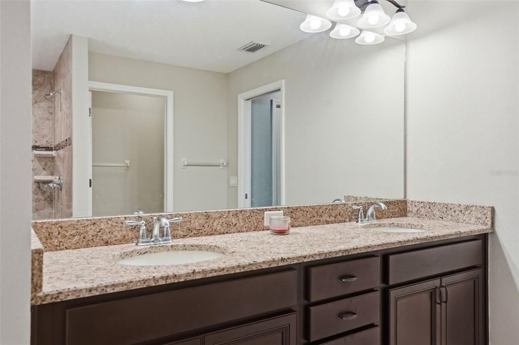 待售: $345,000 (3 贝兹, 2 浴室, 1698 平方英尺)