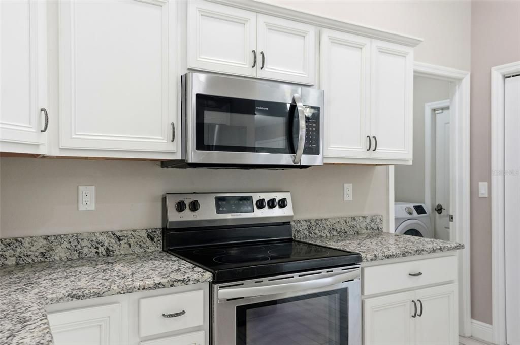 待售: $345,000 (3 贝兹, 2 浴室, 1698 平方英尺)