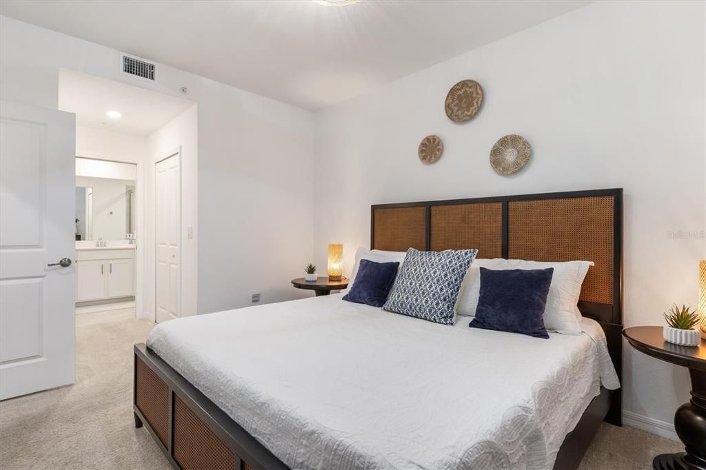 Activo con contrato: $319,000 (2 camas, 2 baños, 1149 Pies cuadrados)