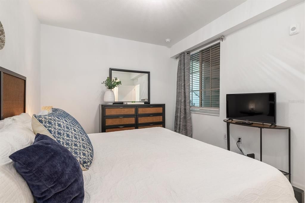 Activo con contrato: $319,000 (2 camas, 2 baños, 1149 Pies cuadrados)