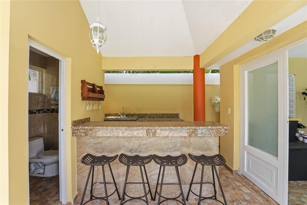 En Venta: $1,495,000 (6 camas, 3 baños, 6000 Pies cuadrados)