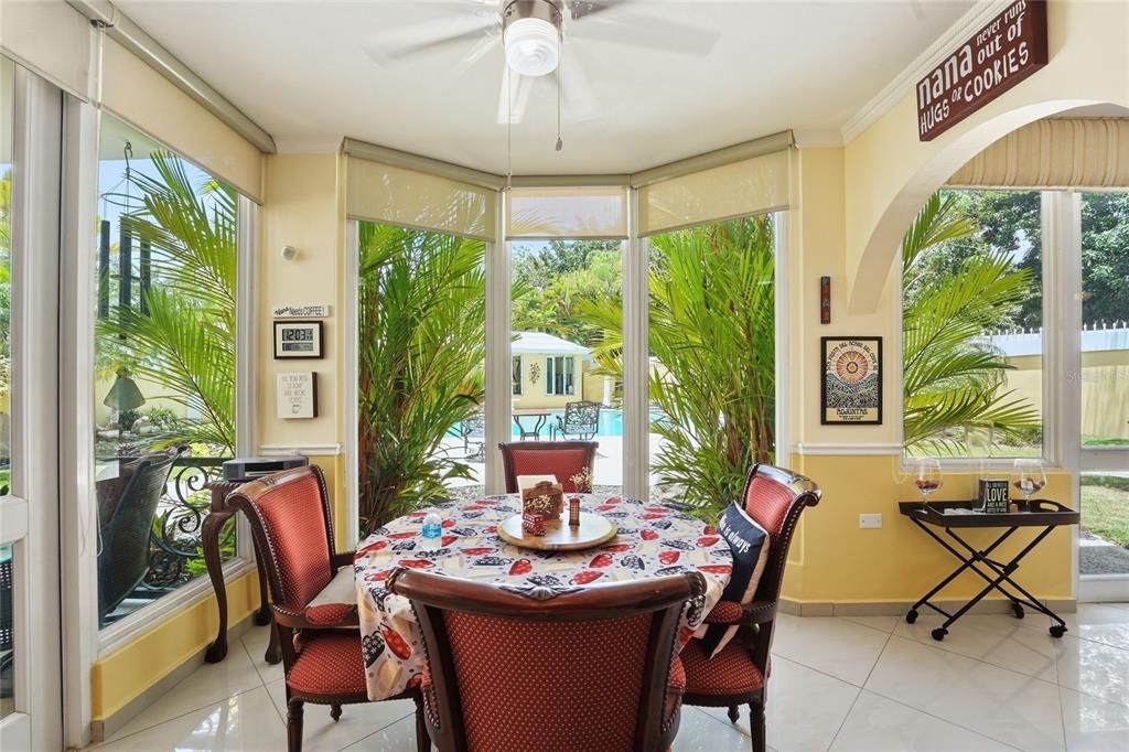 En Venta: $1,495,000 (6 camas, 3 baños, 6000 Pies cuadrados)
