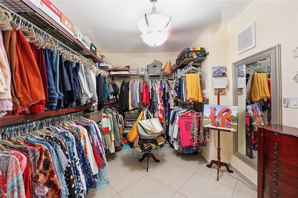 En Venta: $1,495,000 (6 camas, 3 baños, 6000 Pies cuadrados)