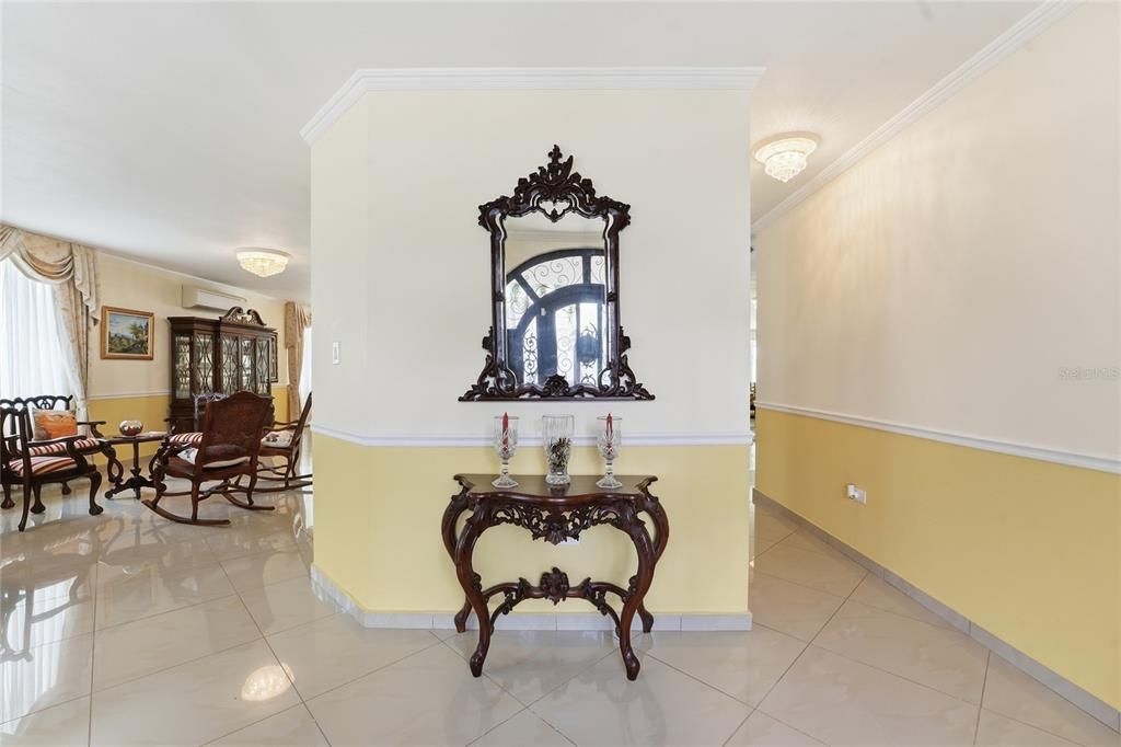 En Venta: $1,495,000 (6 camas, 3 baños, 6000 Pies cuadrados)
