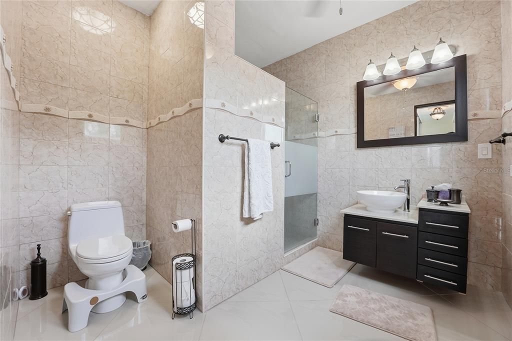En Venta: $1,495,000 (6 camas, 3 baños, 6000 Pies cuadrados)