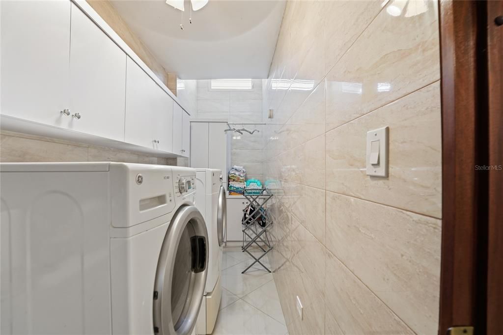 En Venta: $1,495,000 (6 camas, 3 baños, 6000 Pies cuadrados)