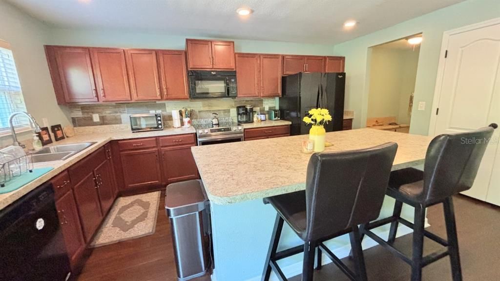 For Sale: $389,900 (3 beds, 2 baths, 2650 Square Feet)