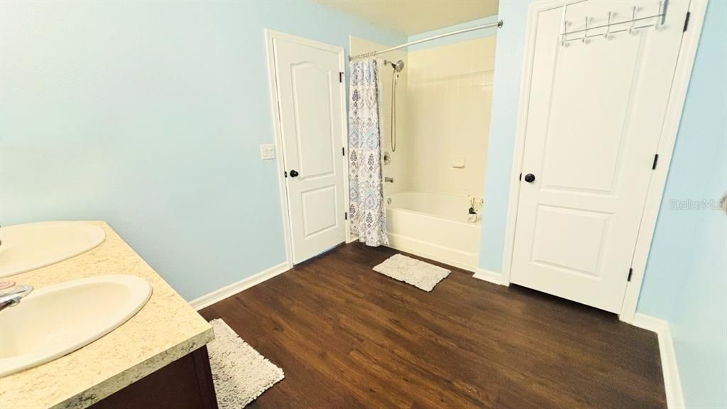 For Sale: $389,900 (3 beds, 2 baths, 2650 Square Feet)