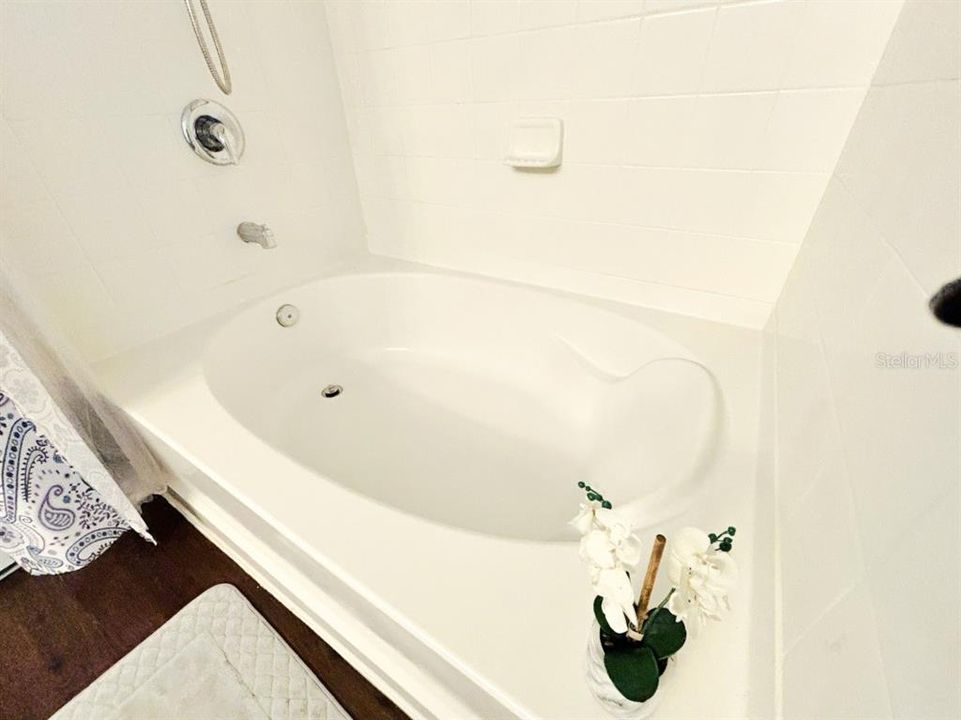 For Sale: $389,900 (3 beds, 2 baths, 2650 Square Feet)
