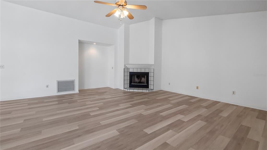 Active With Contract: $575,000 (3 beds, 2 baths, 1850 Square Feet)