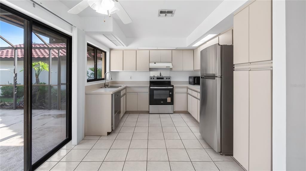 Active With Contract: $575,000 (3 beds, 2 baths, 1850 Square Feet)