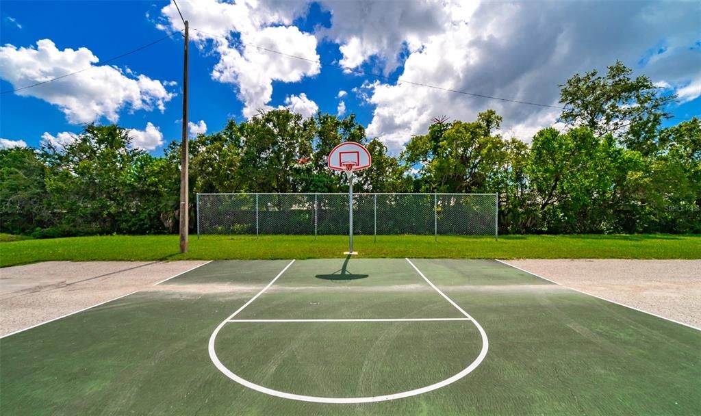 出租: $2,100 (2 贝兹, 2 浴室, 945 平方英尺)