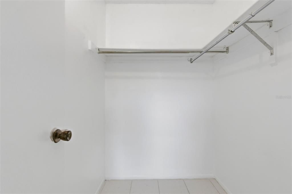 出租: $2,100 (2 贝兹, 2 浴室, 945 平方英尺)