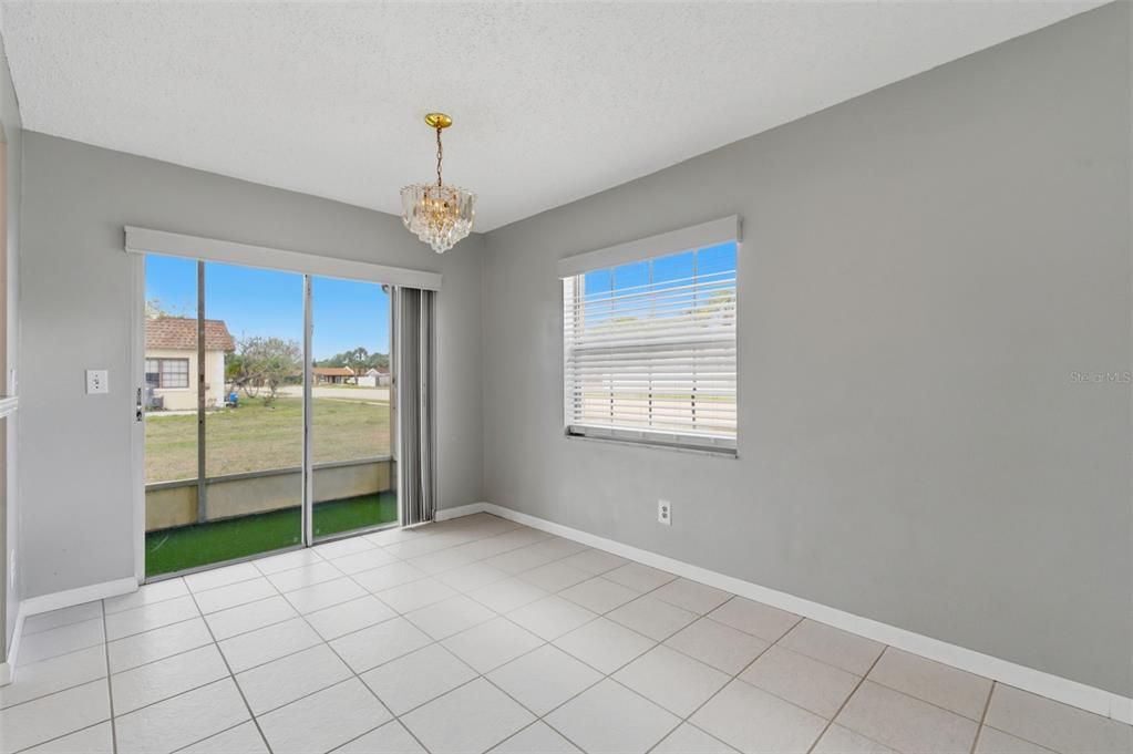 出租: $2,100 (2 贝兹, 2 浴室, 945 平方英尺)